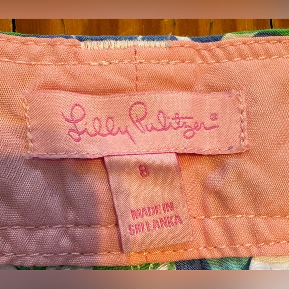 Lilly Pulitzer Be In Your Bonnet Bermuda Shorts- Size 8 - Picture 2 of 3